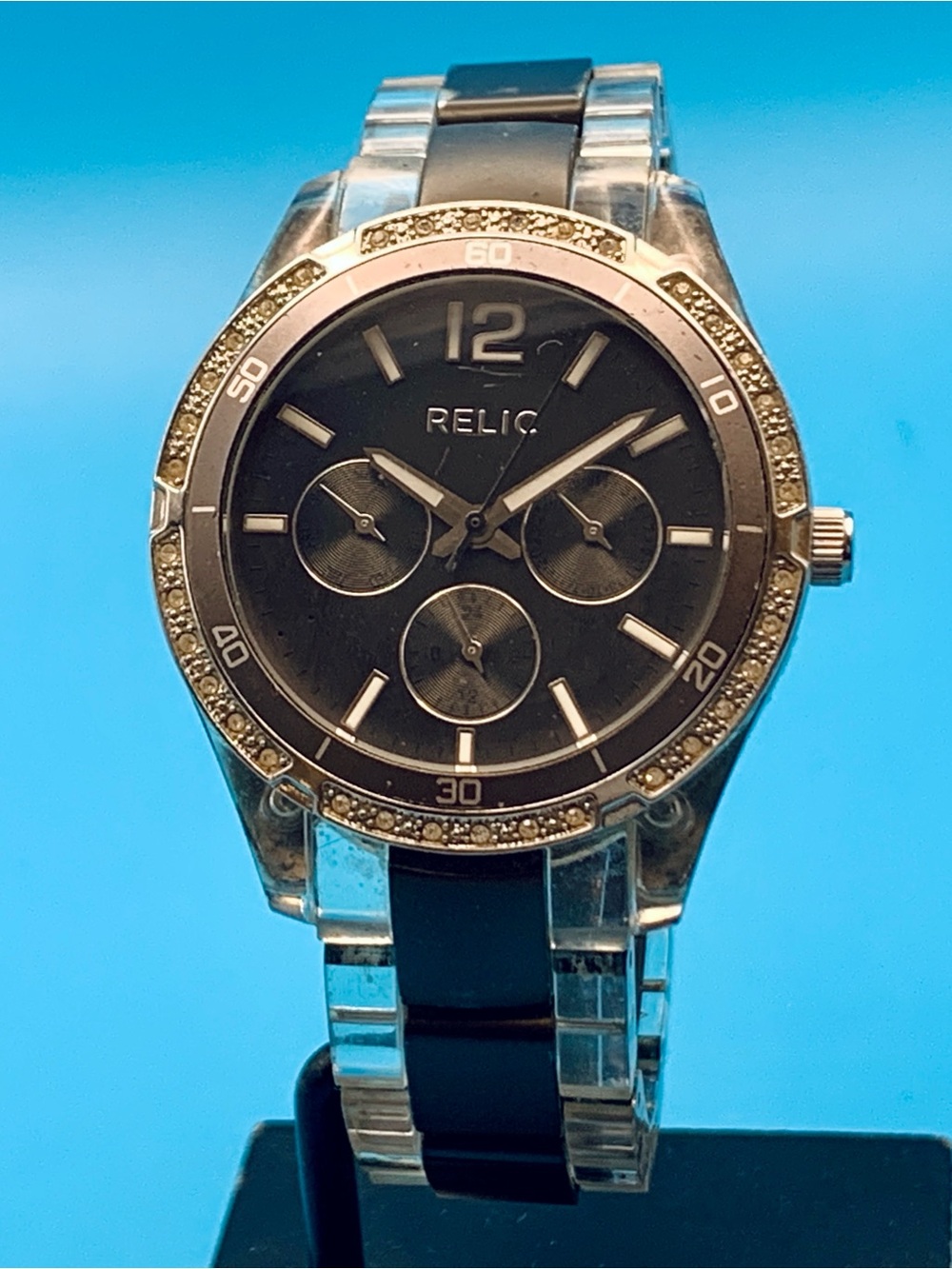RELIC By FOSSIL ZR15631 Women’s Wristwatch Crystal Bezel Day Date Works New Batt